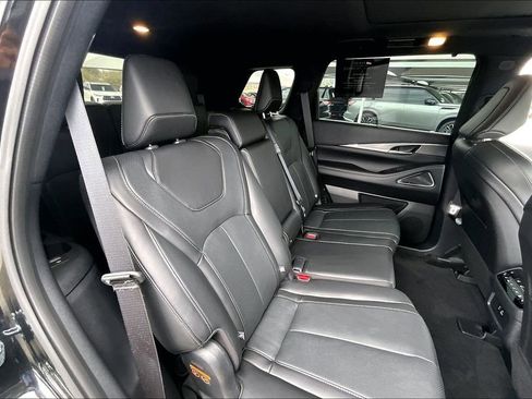 Certified 2025 INFINITI QX60 Luxe w/ Black Edition image 39