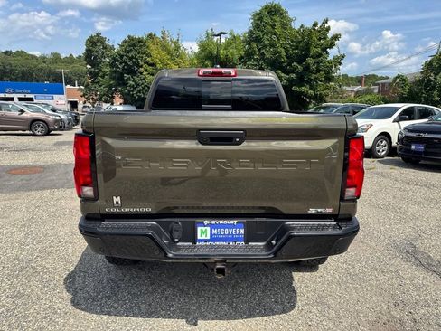 Used 2025 Chevrolet Colorado ZR2 w/ Technology Package AWD/4WD image 4