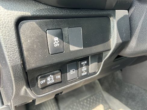 Certified 2022 Toyota Tacoma TRD Sport w/ TRD Premium Sport Package AWD/4WD image 30