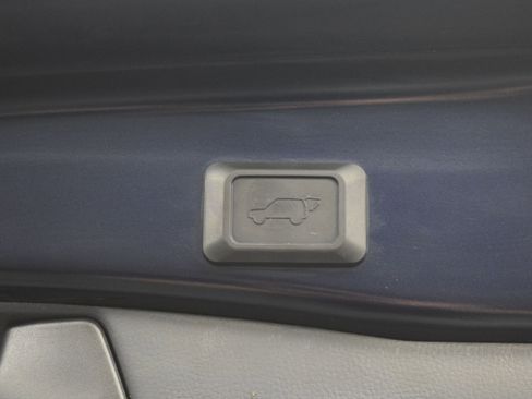 Used 2021 Toyota RAV4 XLE w/ Convenience Package AWD/4WD image 12