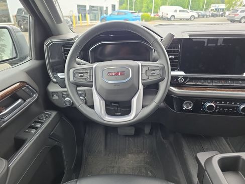 Used 2024 GMC Sierra 1500 Elevation AWD/4WD image 8