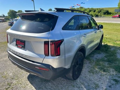 Used 2022 Kia Sorento S w/ Panoramic Sunroof Package AWD/4WD image 9