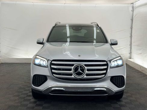 Used 2024 Mercedes-Benz GLS 450 4MATIC image 9