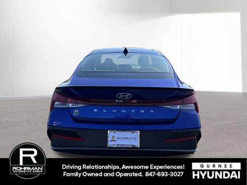 New 2025 Hyundai Elantra Sport image 9