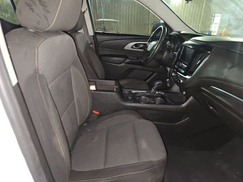 Used 2021 Chevrolet Traverse LS w/ LPO, Black Accent Package FWD image 17