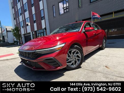 Used 2024 Hyundai Elantra SEL FWD image 1