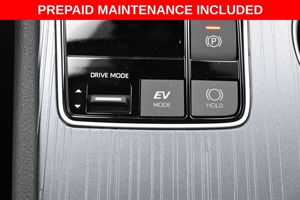 Certified 2026 Toyota Sienna XLE FWD image 24