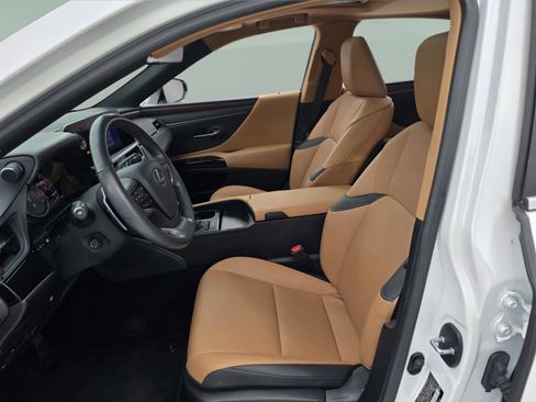 Used 2023 Lexus ES 350 w/ Premium Package image 11