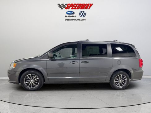 Used 2017 Dodge Grand Caravan SXT FWD image 10