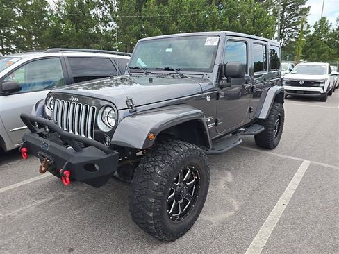 Used 2016 Jeep Wrangler Unlimited Sahara w/ Max Tow Package AWD/4WD image 1