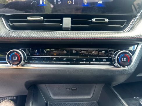 Used 2025 Chevrolet Equinox RS w/ Safety and Technology Package AWD/4WD image 38