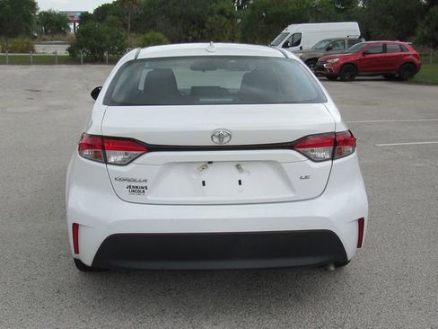 Used 2024 Toyota Corolla LE FWD image 4