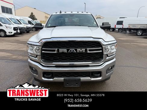 Used 2022 RAM 3500 Tradesman w/ Chrome Appearance Group AWD/4WD image 18