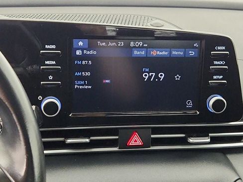 Used 2021 Hyundai Elantra SEL w/ Convenience + Premium Package FWD image 18