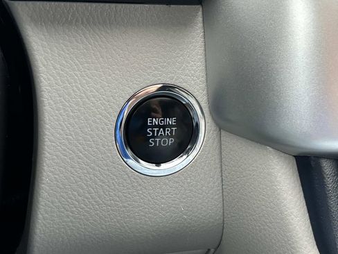 Used 2018 Toyota Highlander Limited image 34