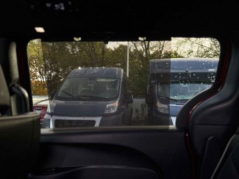 Certified 2025 Chrysler Pacifica Limited image 24