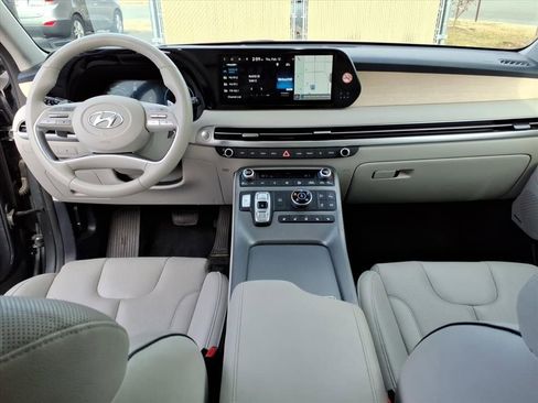 Used 2024 Hyundai Palisade Limited image 7