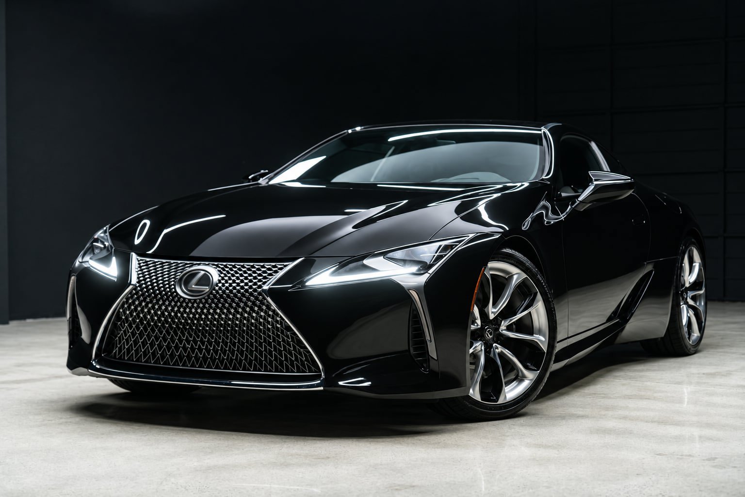 Used 2019 Lexus LC 500 Coupe w/ Touring Package RWD image 2