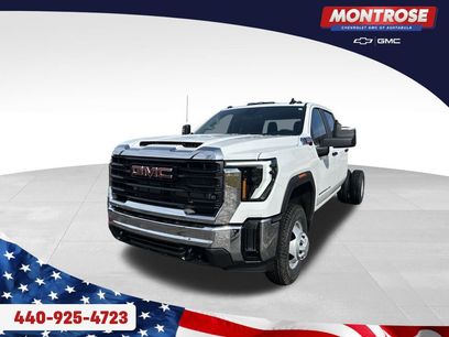 New 2026 GMC Sierra 3500 Pro w/ Convenience Package
