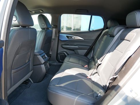 Used 2024 Chevrolet Equinox EV LT FWD image 9