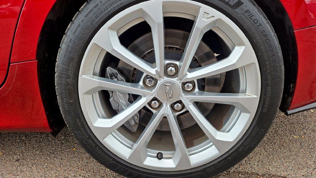 Used 2016 Cadillac ATS V w/ Luxury Package RWD image 17