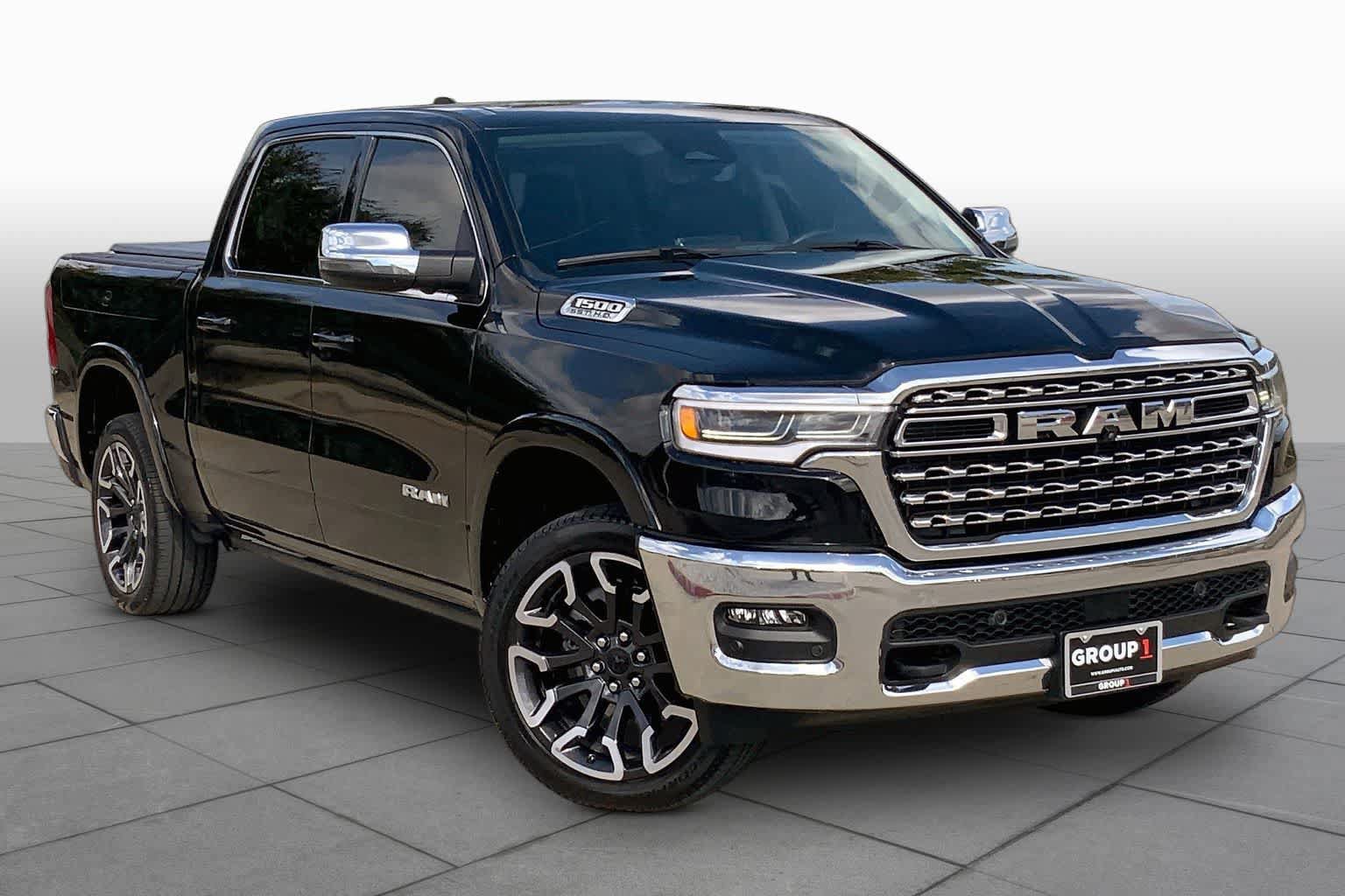 Used 2025 RAM 1500 Limited AWD/4WD image 2