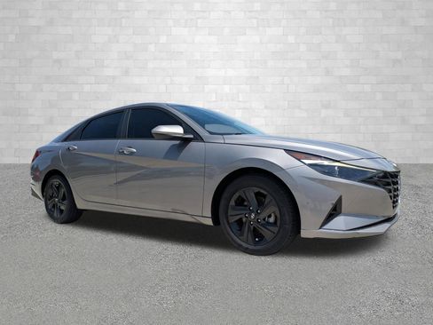 Used 2023 Hyundai Elantra SEL FWD image 1