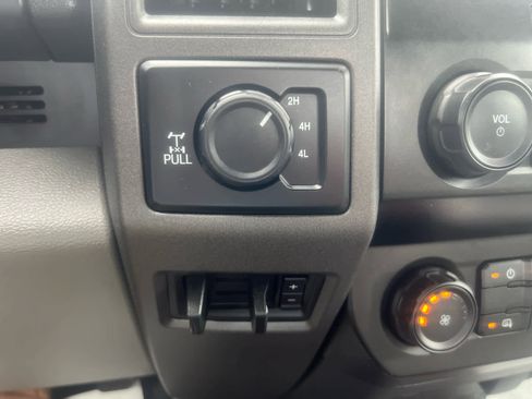 Used 2020 Ford F250 XL w/ Power Equipment Group AWD/4WD image 16