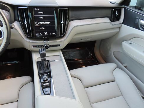 Used 2018 Volvo XC60 T6 Inscription w/ Convenience Package image 9
