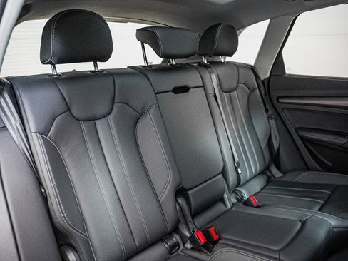 Used 2023 Audi Q5 2.0T Premium Plus w/ Premium Plus Package image 13