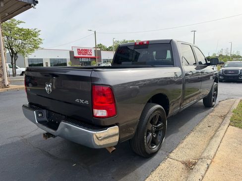 Used 2017 RAM 1500 Classic SLT AWD/4WD image 7