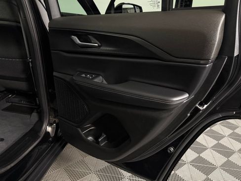 Certified 2025 Jeep Grand Cherokee Altitude AWD/4WD image 29