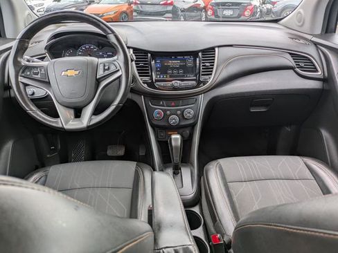 Used 2019 Chevrolet Trax LT w/ LT Convenience Package AWD/4WD image 17