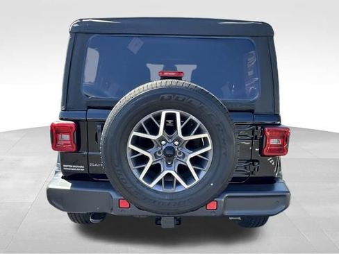 Used 2026 Jeep Wrangler Unlimited Sahara w/ Safety Group AWD/4WD image 6