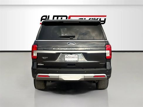 Used 2023 Ford Expedition Max XLT image 6