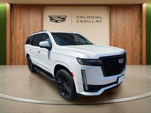 Used 2022 Cadillac Escalade ESV Sport w/ Touring Package AWD/4WD image 7