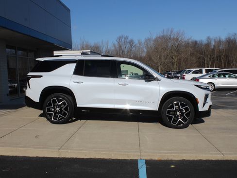 New 2026 Chevrolet Traverse High Country w/ LPO, Floor Liner Package image 3