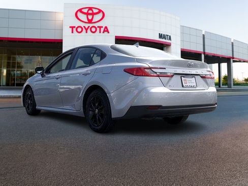 Certified 2025 Toyota Camry LE FWD image 5