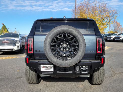 New 2026 GMC Hummer EV SUV w/ LPO, Dark Essentials Package AWD/4WD image 10