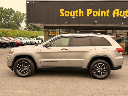 Used 2019 Jeep Grand Cherokee Trailhawk w/ Trailhawk Luxury Group AWD/4WD image 8