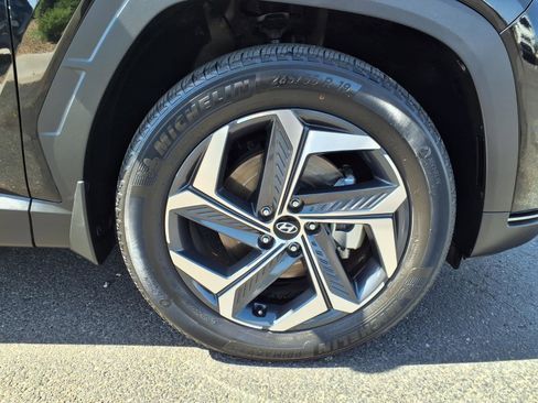Certified 2024 Hyundai Tucson Limited AWD/4WD image 9