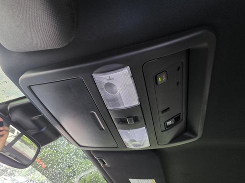 Used 2021 Nissan Titan PRO-4X w/ Pro-4x Convenience Package AWD/4WD image 24