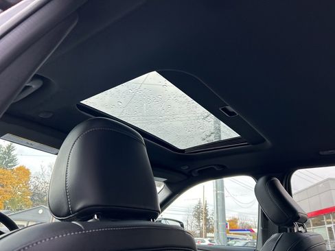 New 2025 Jeep Grand Cherokee Altitude image 17