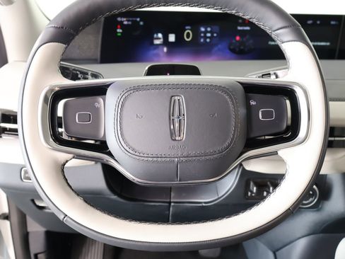 New 2026 Lincoln Navigator Reserve AWD/4WD image 3