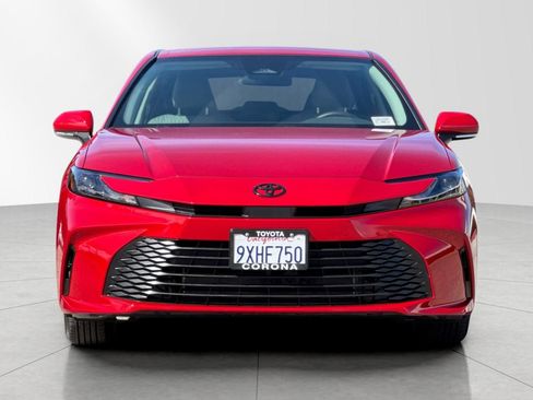 Used 2026 Toyota Camry LE image 9