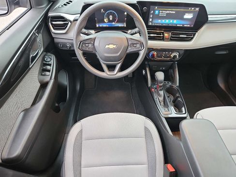 Used 2025 Chevrolet TrailBlazer LT image 11