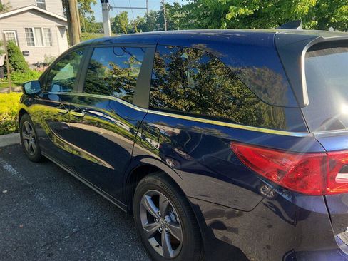Used 2024 Honda Odyssey EX image 2