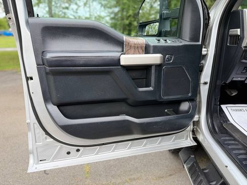 Used 2017 Ford F250 Lariat w/ Lariat Value Package AWD/4WD image 17