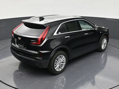Certified 2024 Cadillac XT4 Luxury w/ Cold Weather Package FWD image 17