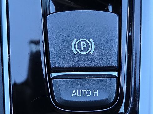 Used 2019 BMW X3 xDrive30i w/ Driving Assistance Package image 18